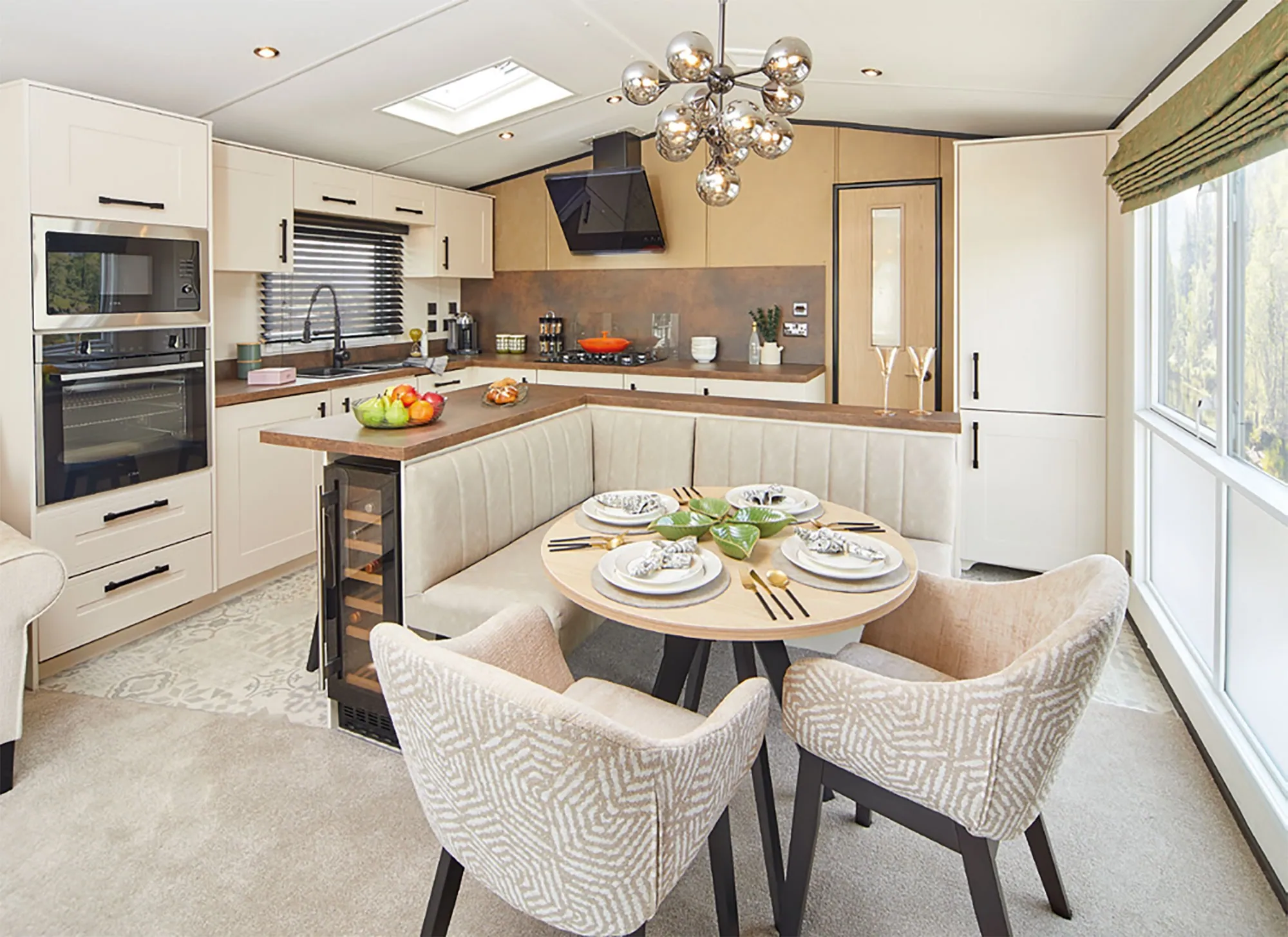 Carnaby Grantley Lodge: dining