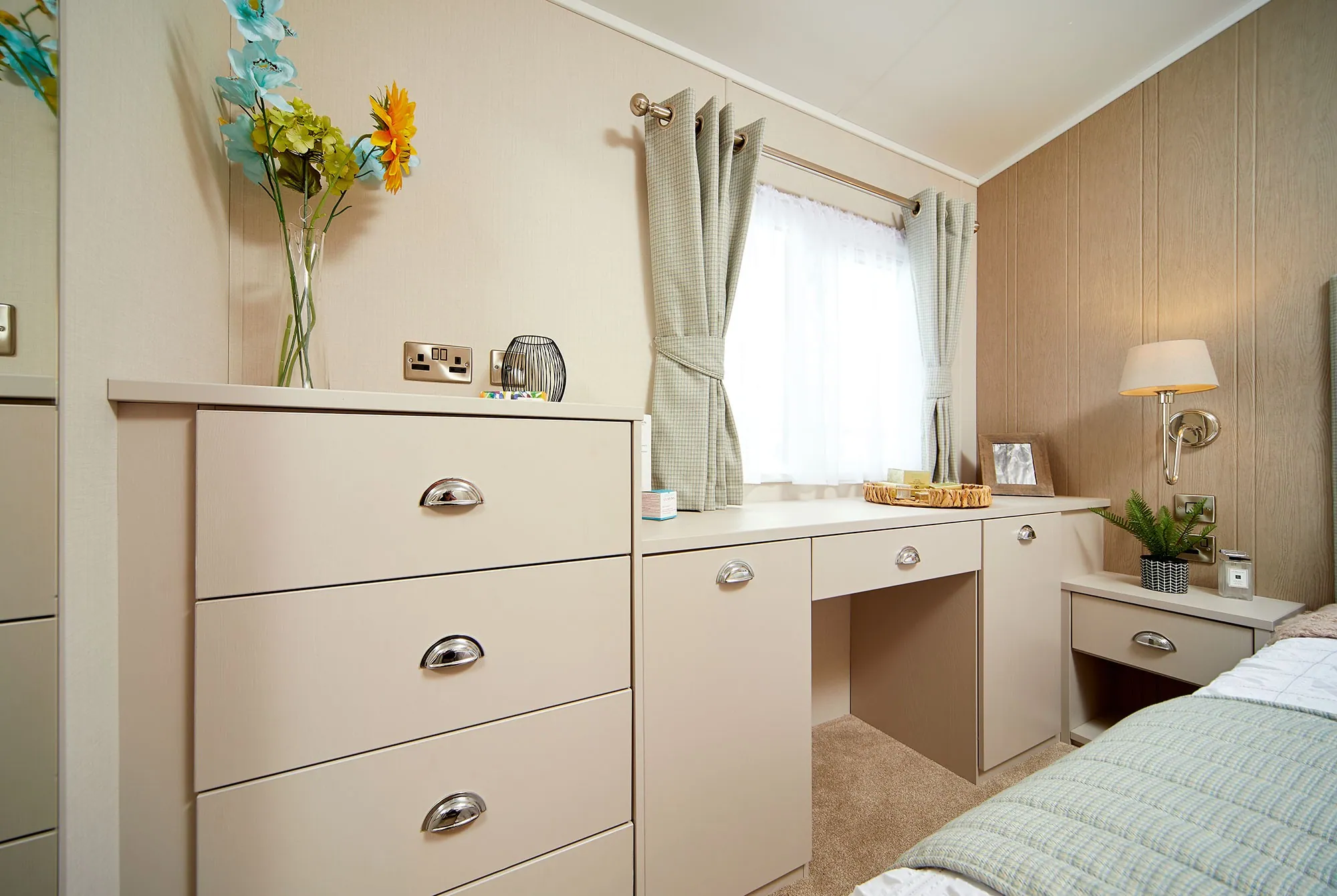 Carnaby Lakehouse Lodge: bedroom