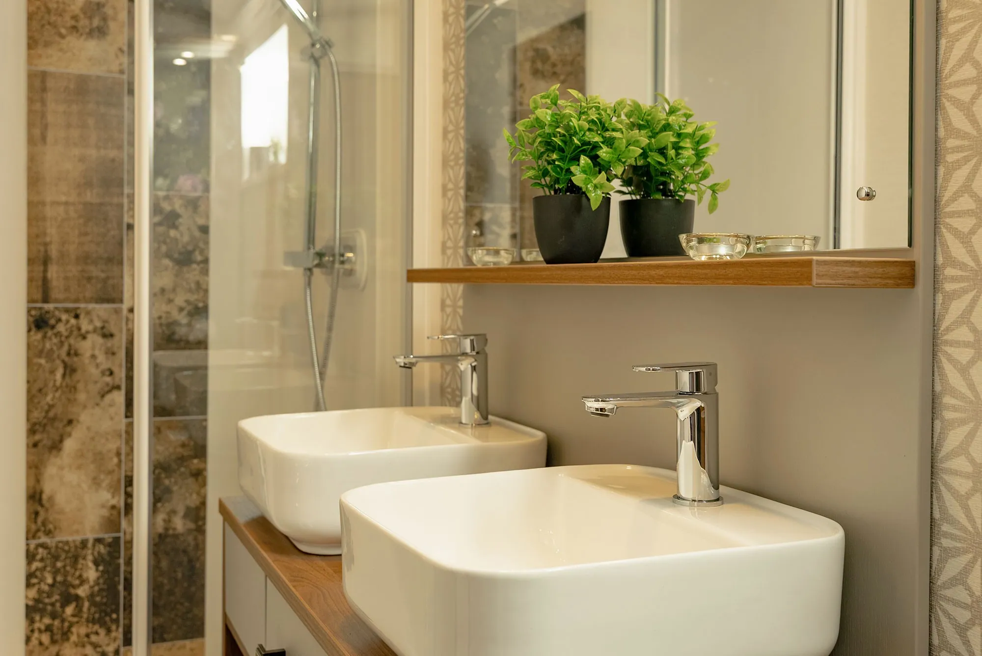 Carnaby Langham: bathroom