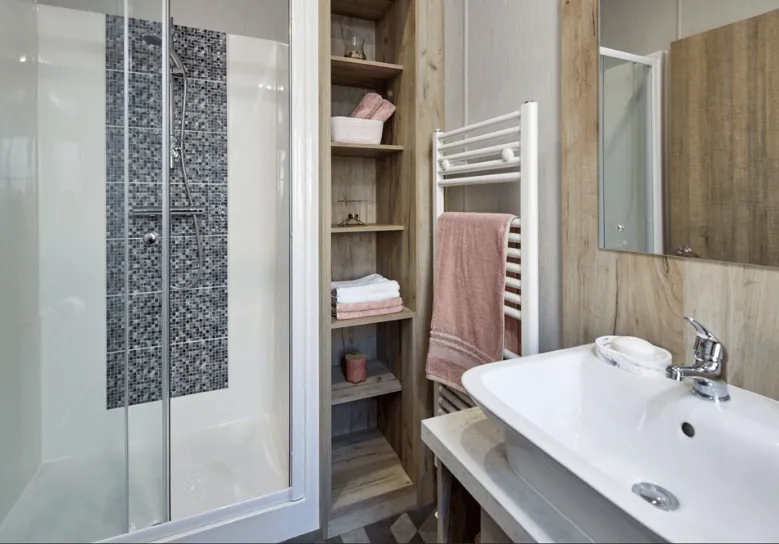 Willerby Mapleton: bathroom