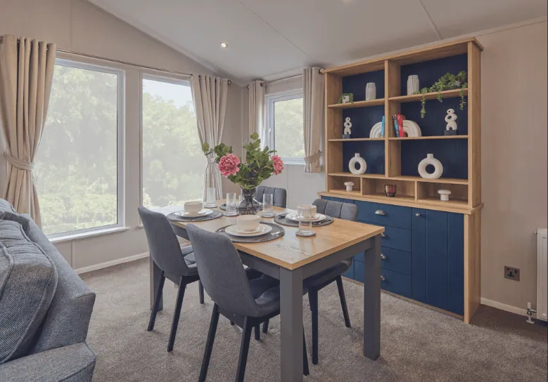 Willerby New Holland: dining